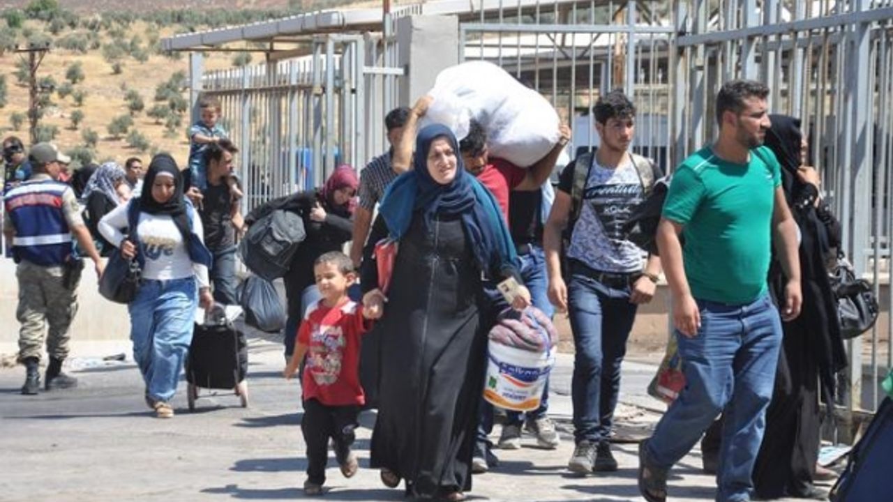 İYİ Parti'den Suriyeliler için öneri: Bayramlaşmaya gidenler geri alınmasın!