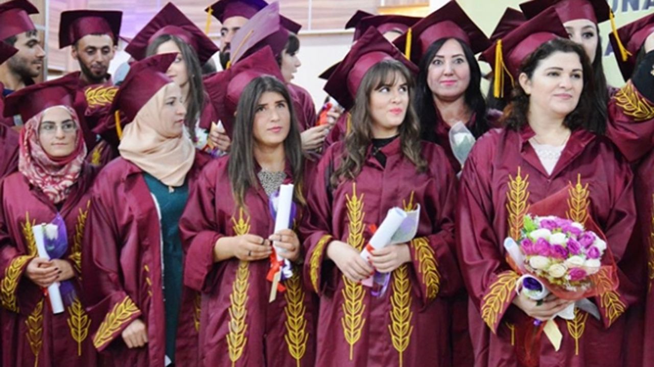 Rojava Üniversitesi ilk mezunlarını verdi