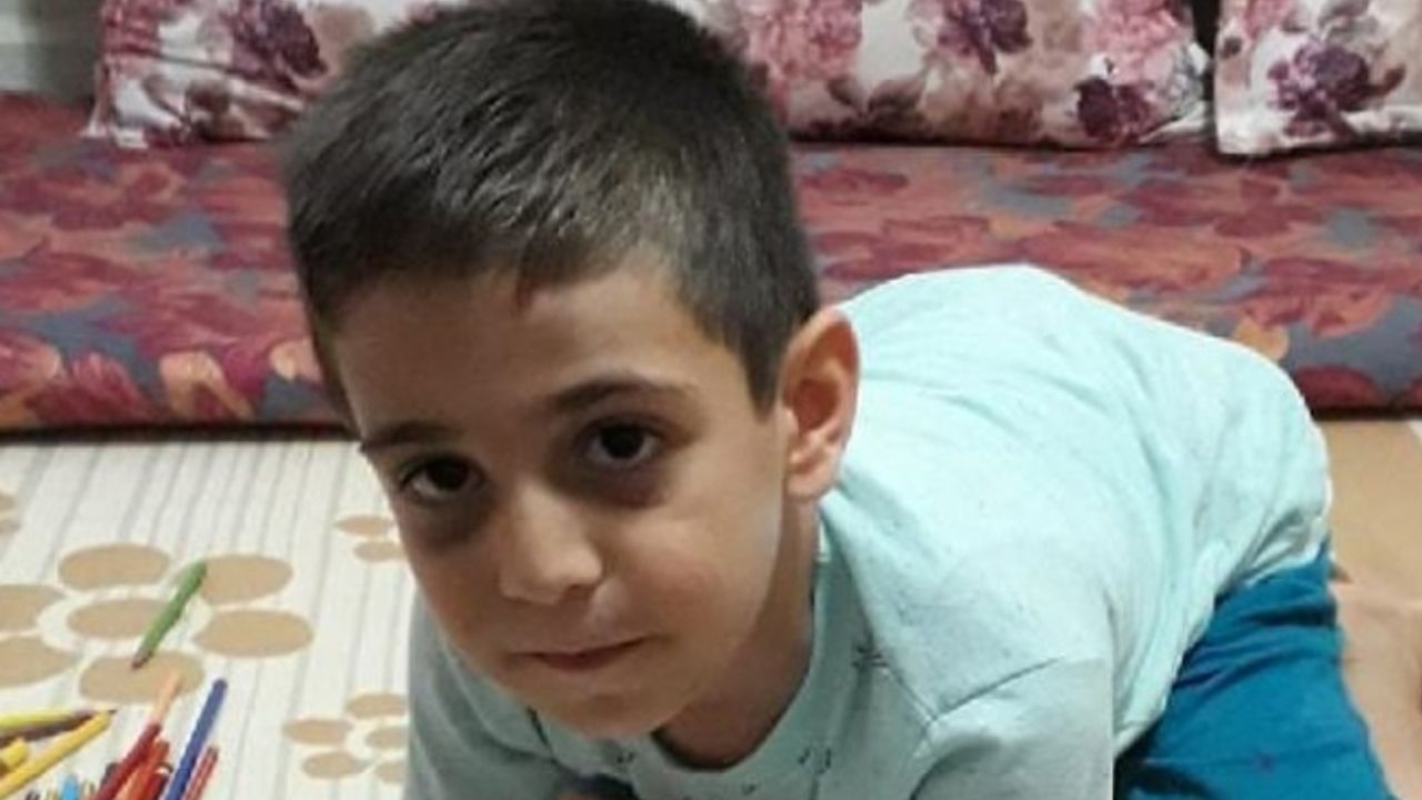 Babası tarafından 'ödevini yapmadığı' gerekçesiyle dövülen çocuk hayatını kaybetti!