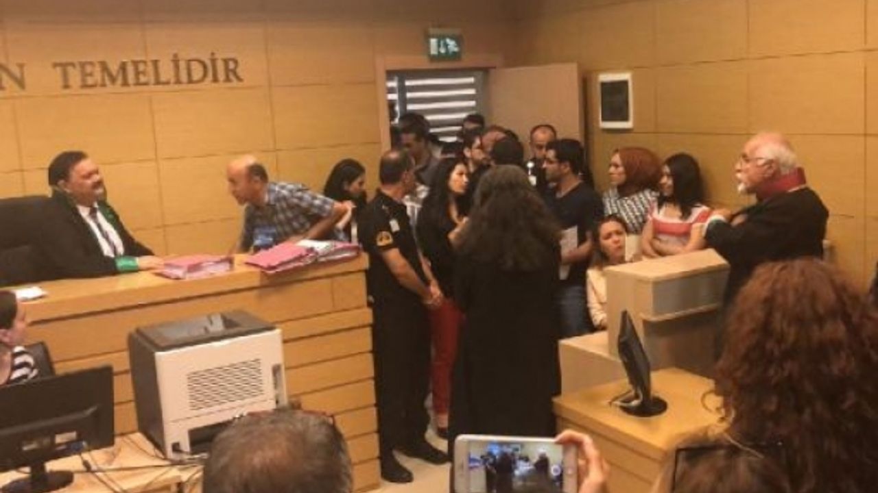 Hakim Yoylu’nun kadın avukatın etek boyuna müdahalesine tepkiler büyüyor