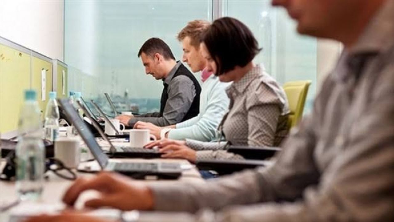 Günde 8 saat oturmak da sigara kadar tehlikeli