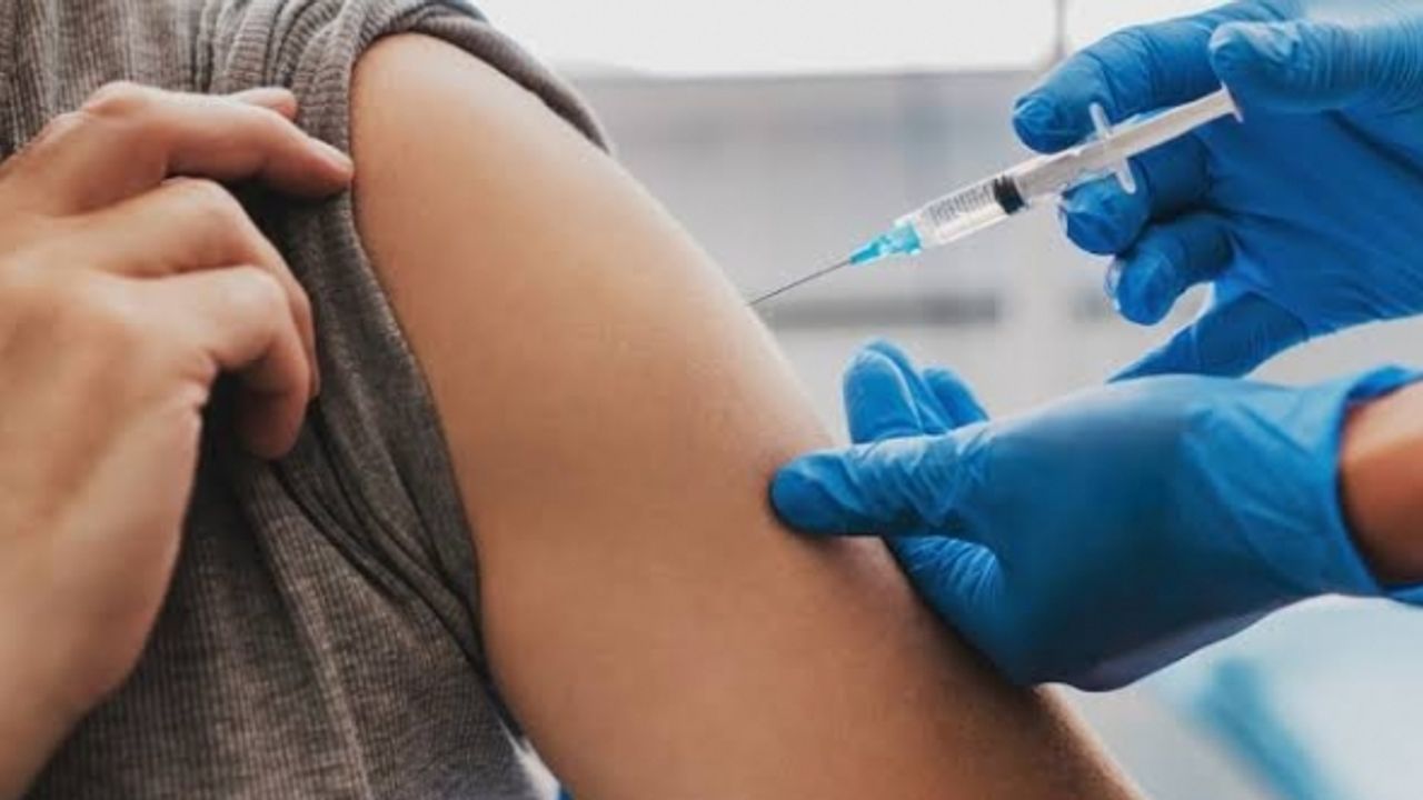 Fahrettin Koca açıkladı: 3. doz aşı için yarından itibaren randevu alınabilecek