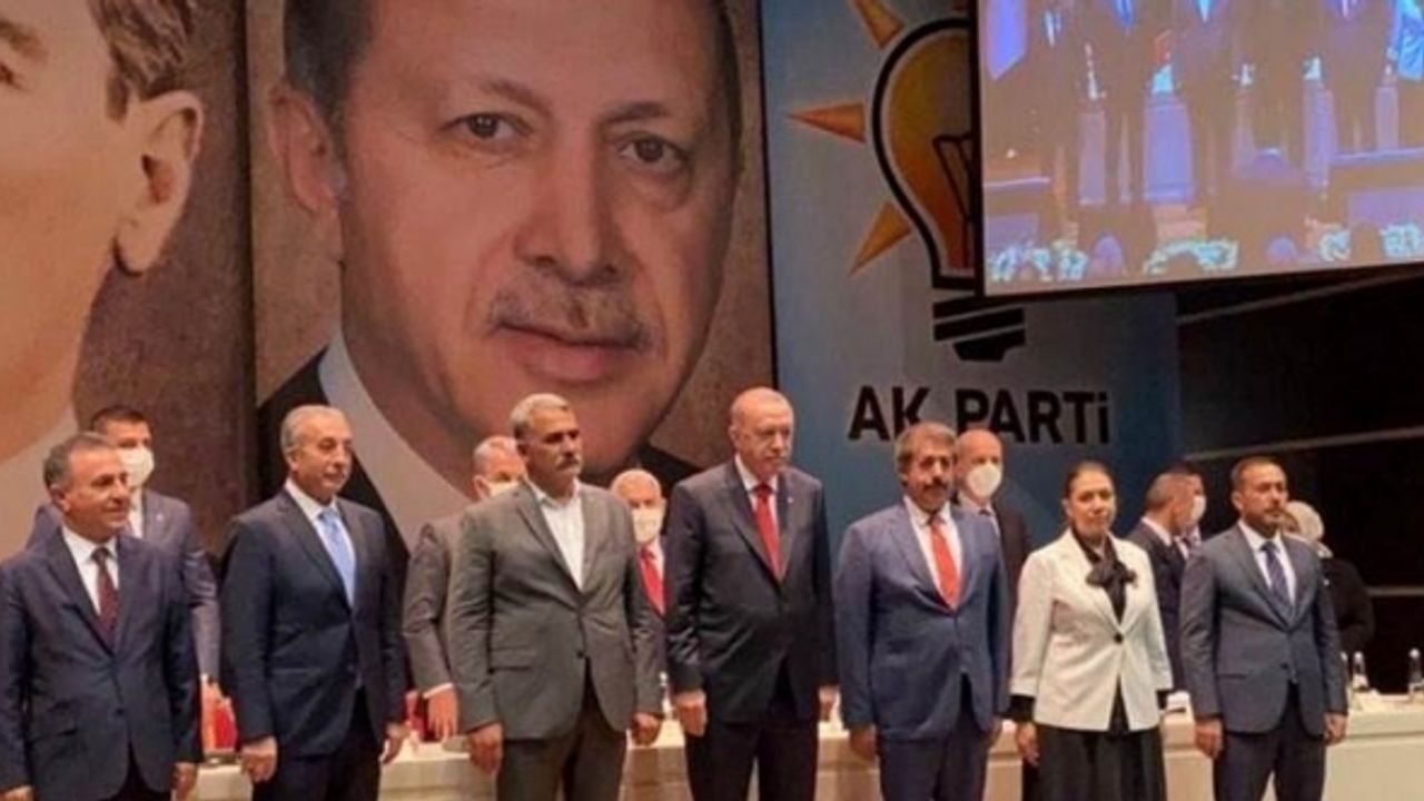 HDP'den istifa eden belediye başkanı AKP'ye geçti