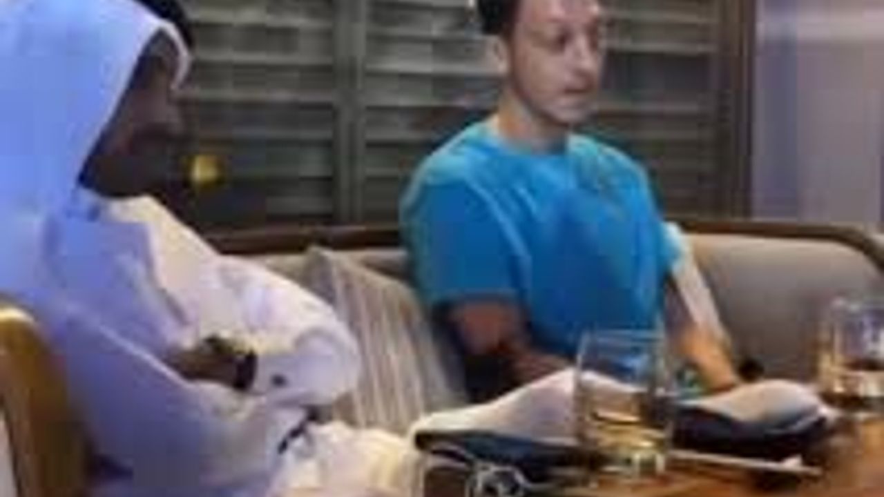 Fenerbahçeli Mesut Özil, Katar'a gitti
