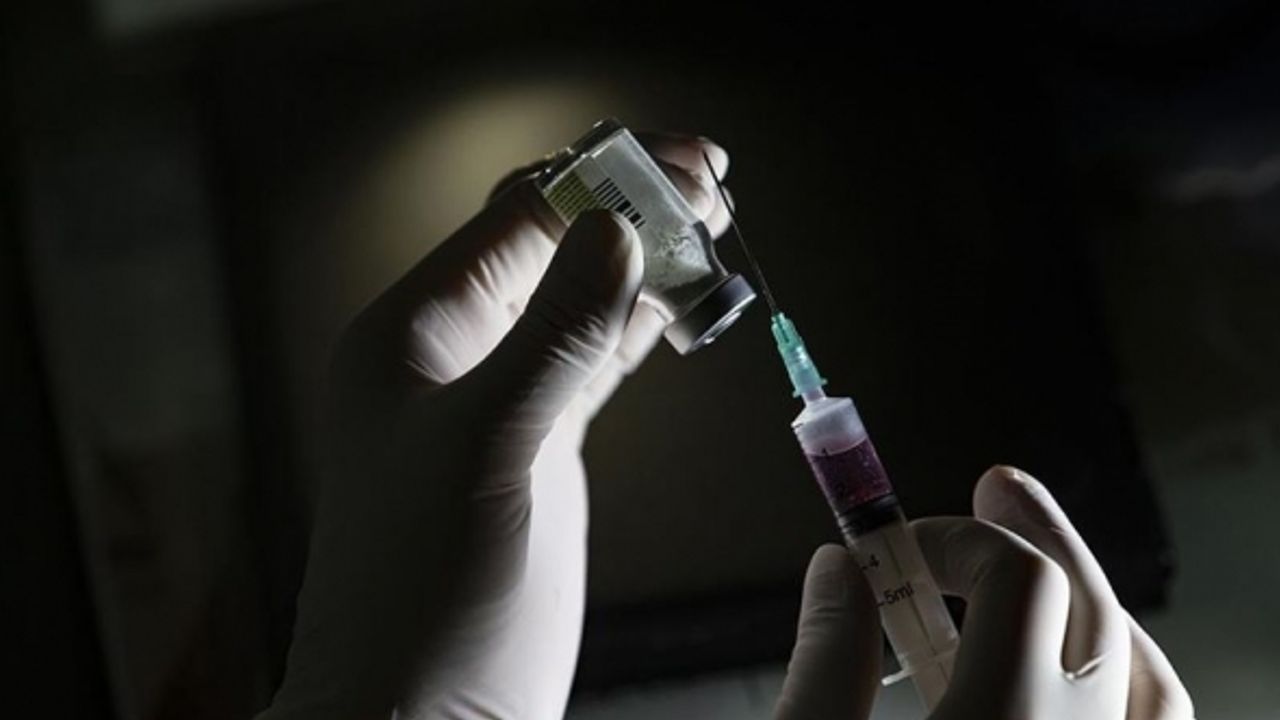 Araştırma: Moderna aşısının antikor seviyesi Biontech’ten iki kat fazla çıktı