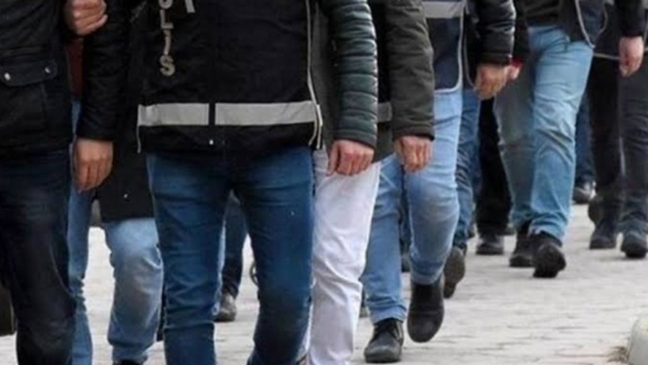 Adana'da evlere operasyon: HDP'li Eş başkanlar dahil çok sayıda kişi gözaltında
