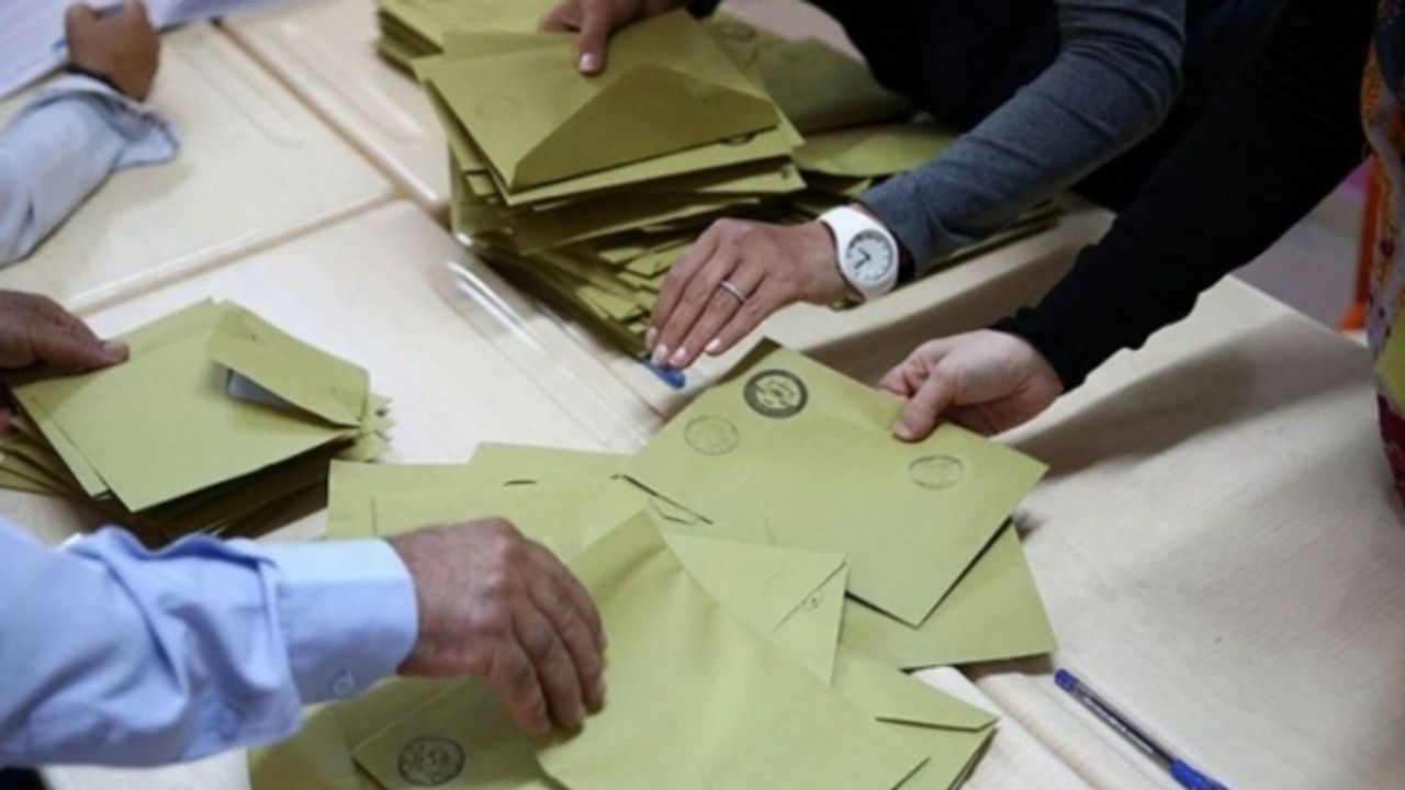 Son seçim anketi: Cumhur İttifakı'nın oyları hepsinde düştü