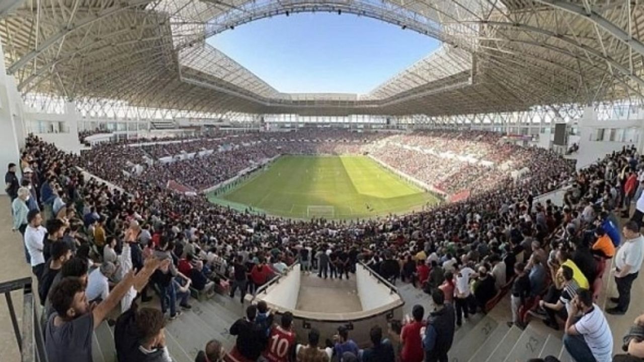 Amedspor taraftarlarından  " Amed Tahir Elçi Stadyumu" kararı