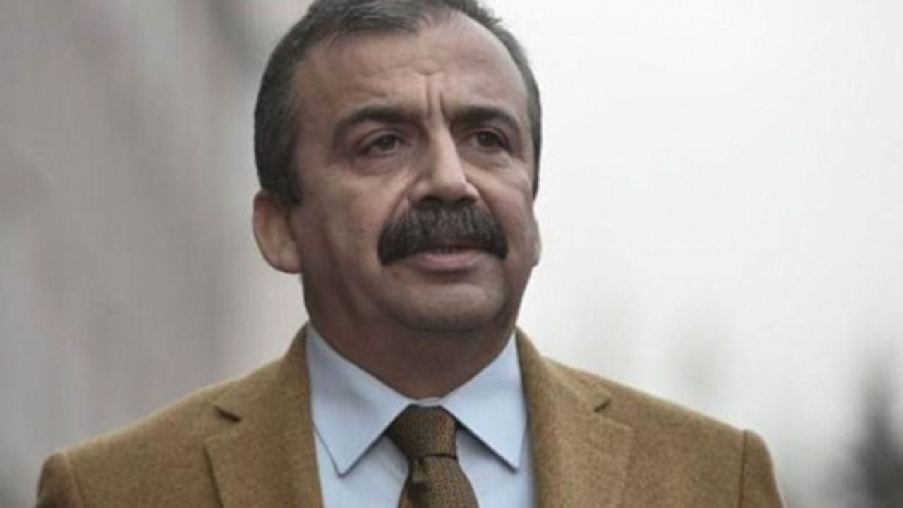 Sırrı Süreyya Önder'e 5 ay hapis cezası verildi