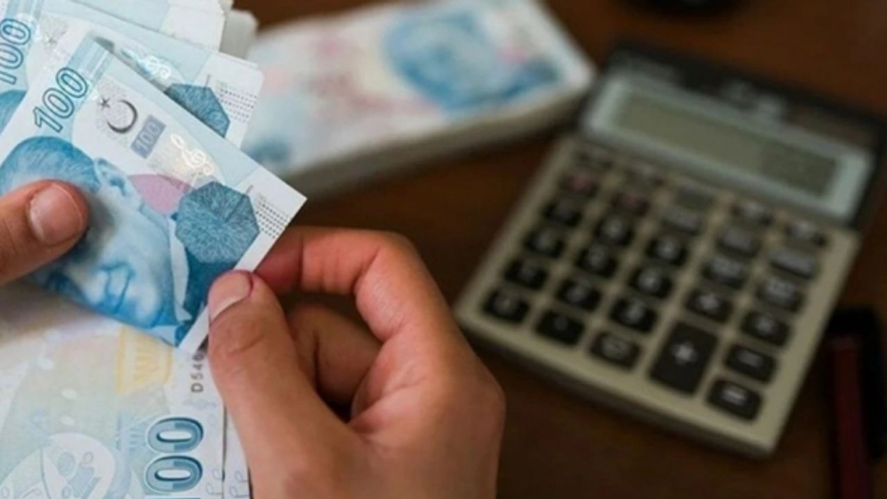 EYT’lilerin meraklı bekleyişi sürerken AKP’den mecliste basına kapalı toplantı!