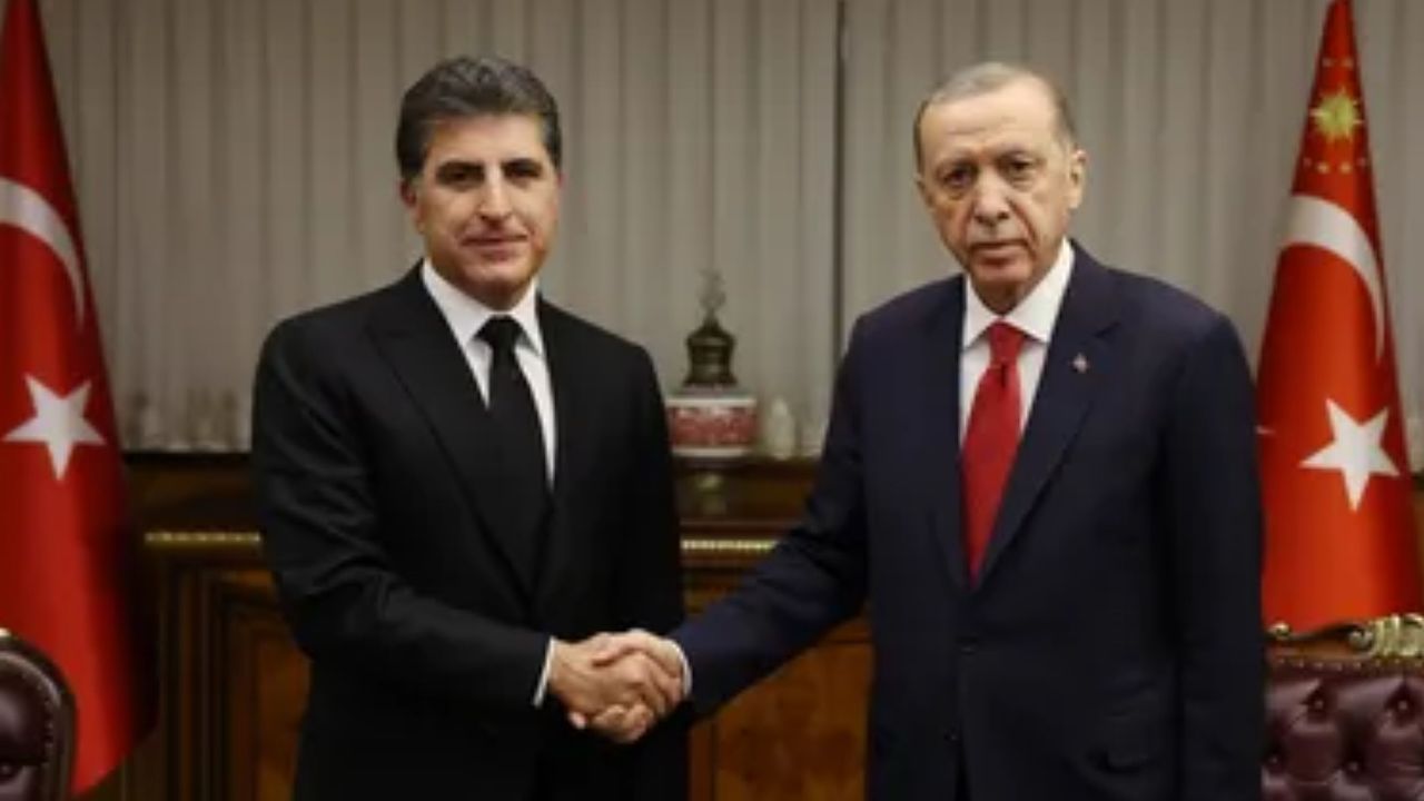 Erdoğan, depremzedelere destek için gelen Kürdistan Bölgesi Başkanı Barzani ile görüştü