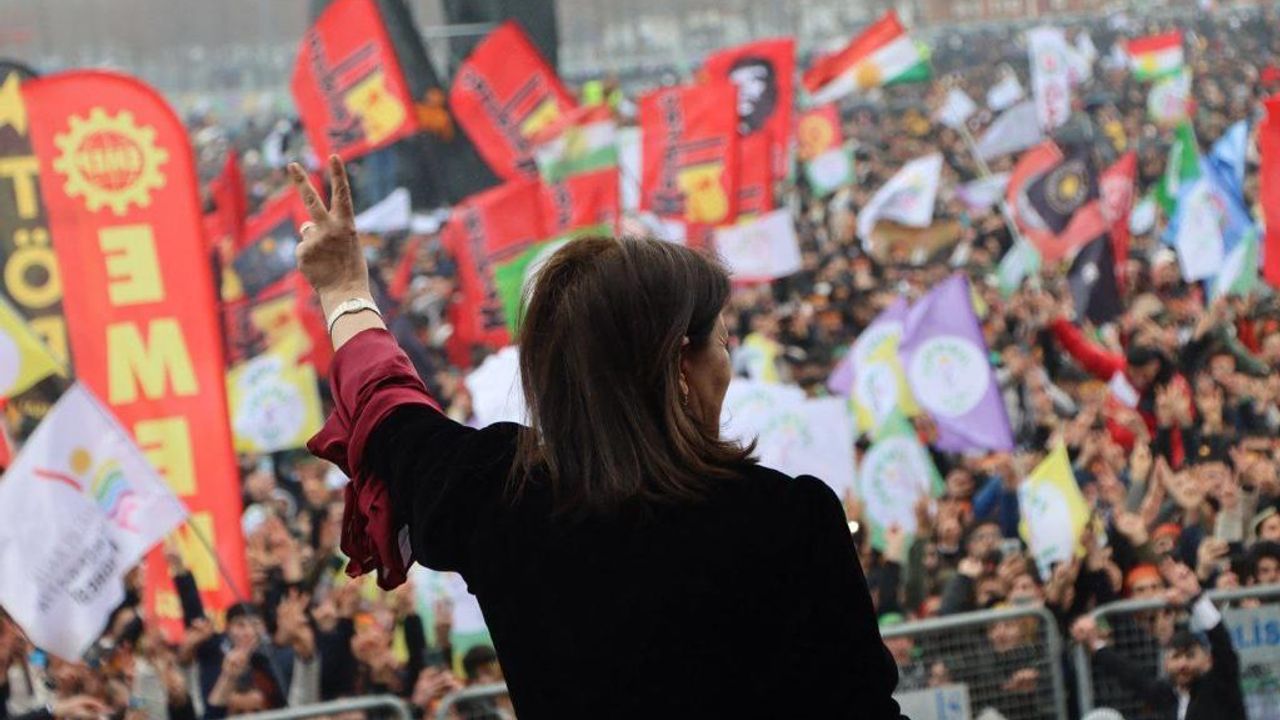 10 binlerce kişinin katıldığı İstanbul Newrozunda Buldan’dan 14 Mayıs mesajı: Çok şey değişecek