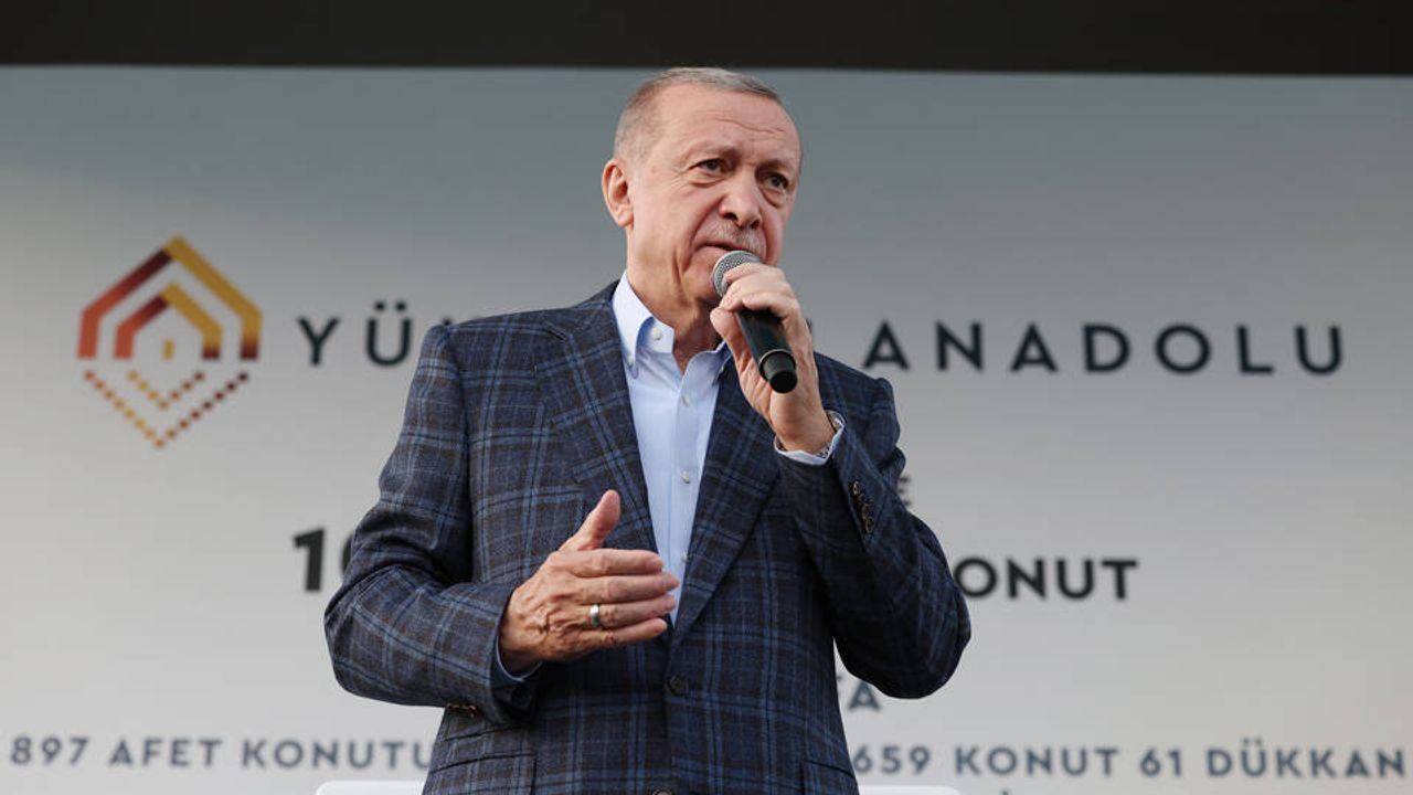 Erdoğan sordu: Hayallerinizi hayata geçirmek için ülkenin yönetimini kime teslim edersiniz?