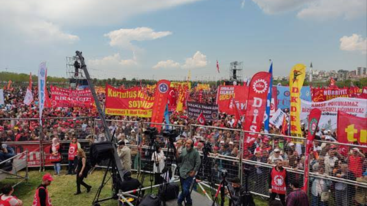 İstanbul 1 Mayıs'ına katılan emekçiler: Emek bizim, gelecek bizim