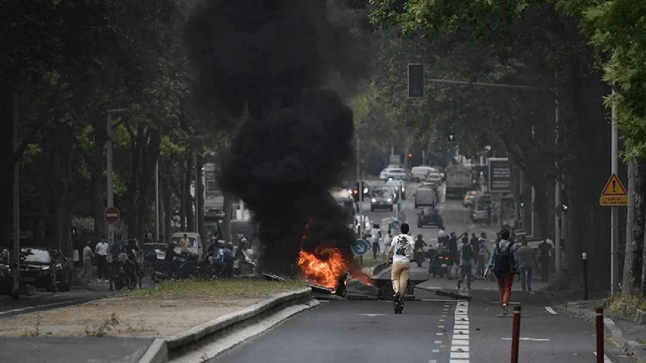 Fransa’da polise karşı gösteriler artıyor; 4 kente sokağa çıkma yasağı ilan edildi