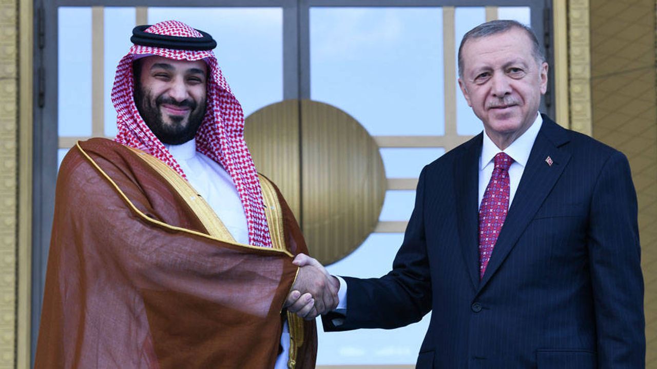 Bloomberg: Erdoğan para için Arap turuna çıkıyor