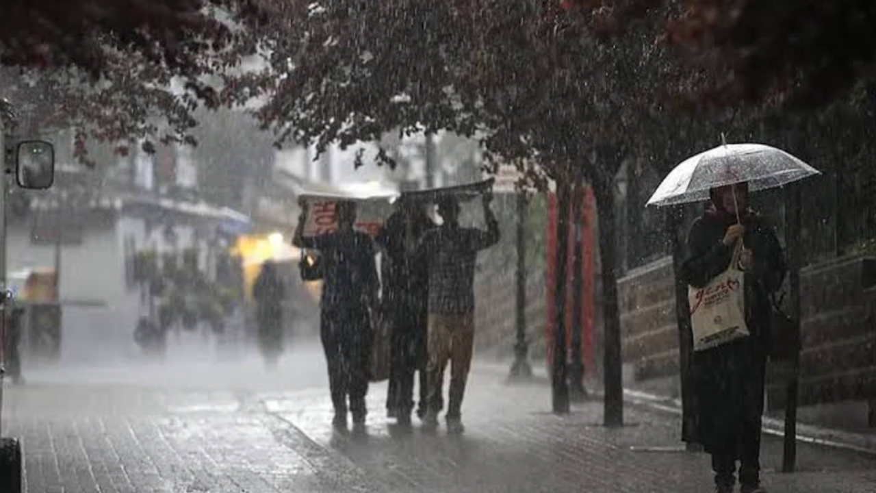 İçişleri Bakanı Yerlikaya'dan 'kuvvetli yağış' uyarısı: Saat verdi