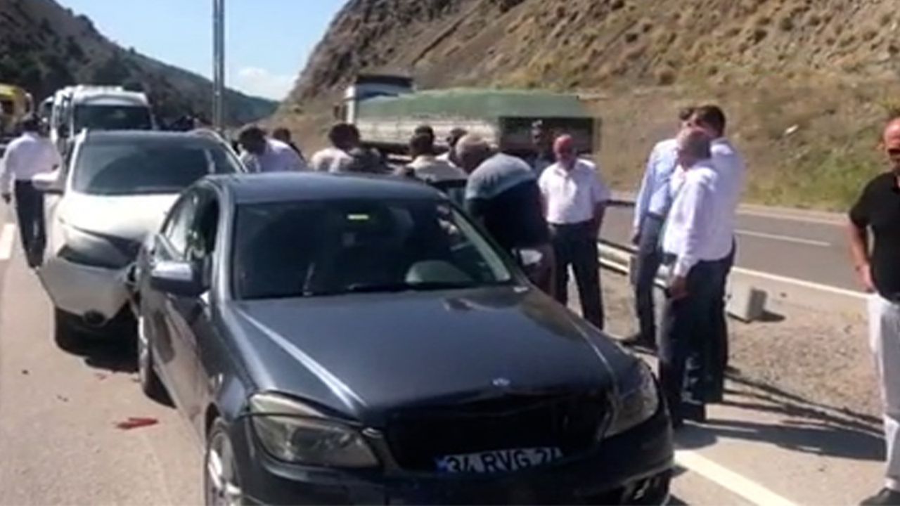 Kılıçdaroğlu’nun konvoyunda kaza!