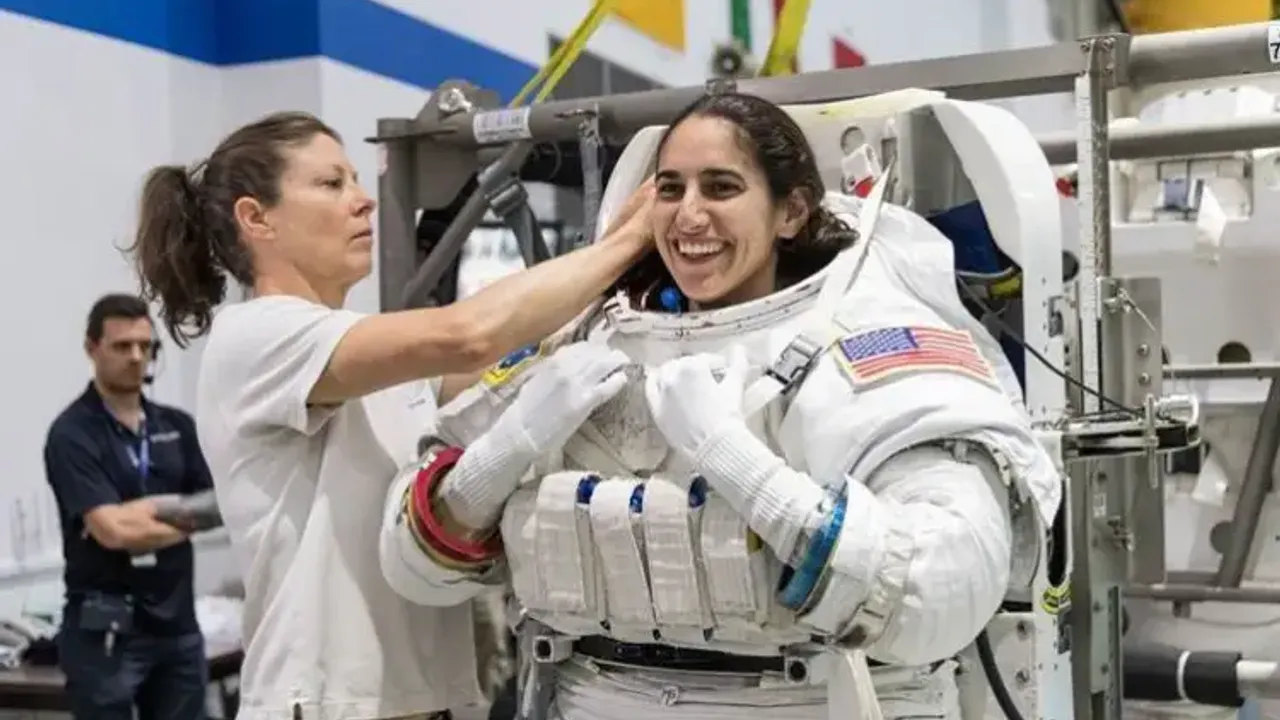 Uzaya giden ilk Kürt Jasmin Moghbeli, ortak uzay uçuşuna komutanlık edecek