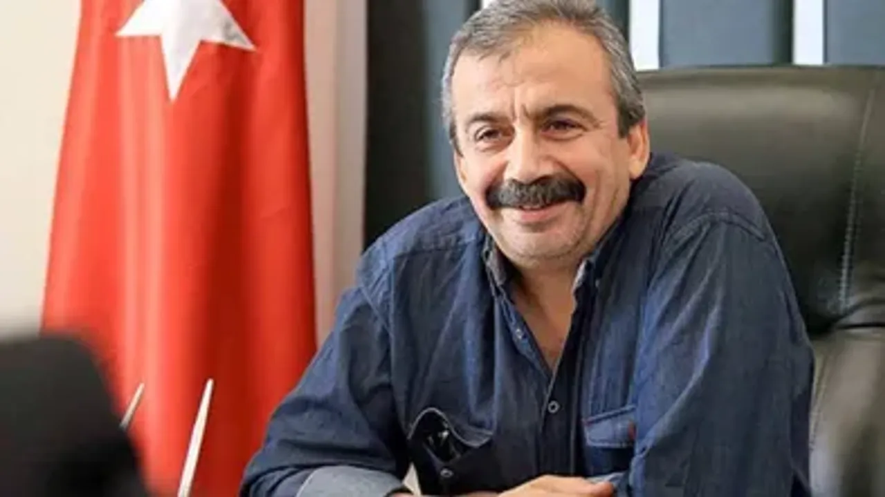 Sırrı Süreyya Önder: AKP de Kobane üzerinden yargılanabilir