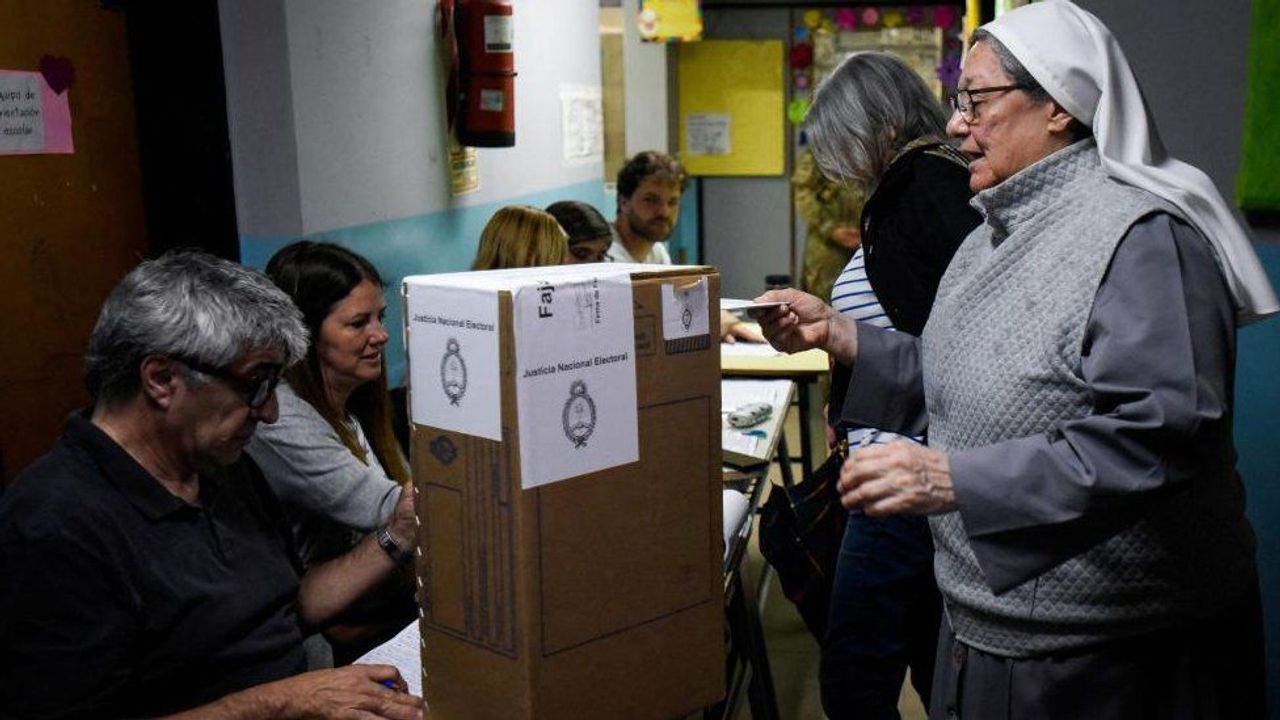 Arjantin'de seçim ikinci tura kaldı