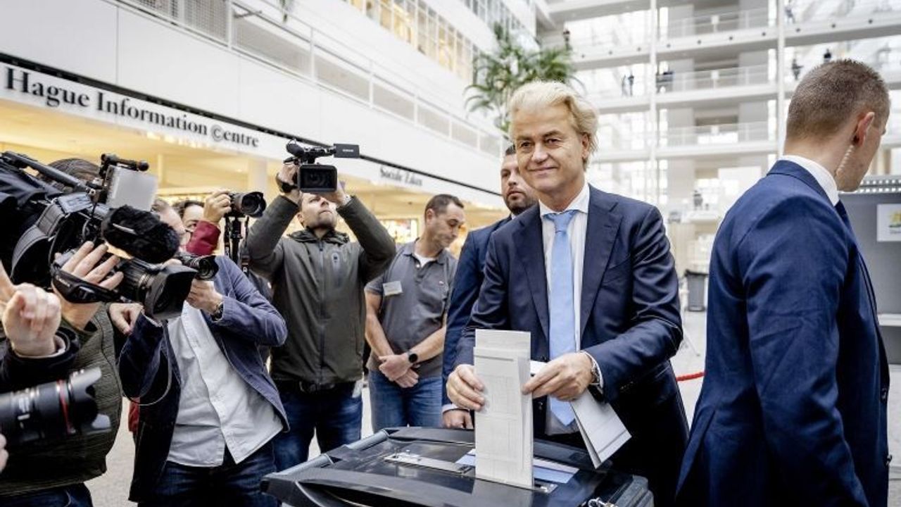 Hollanda seçiminde sürpriz sonuçlar: Aşırı sağcı Wilder’tan büyük zafer