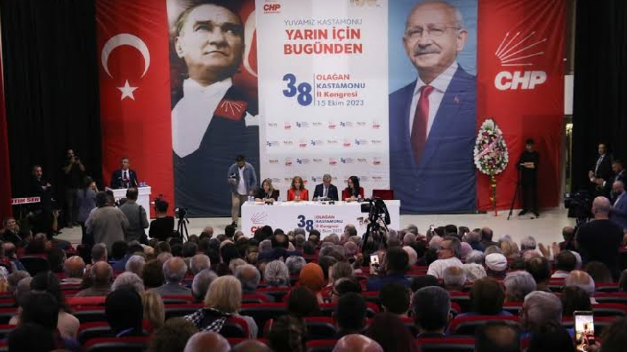 CHP'de 38'inci Olağan Kurultay heyecanı başladı: Kılıçdaroğlu ve Özel salona geldi