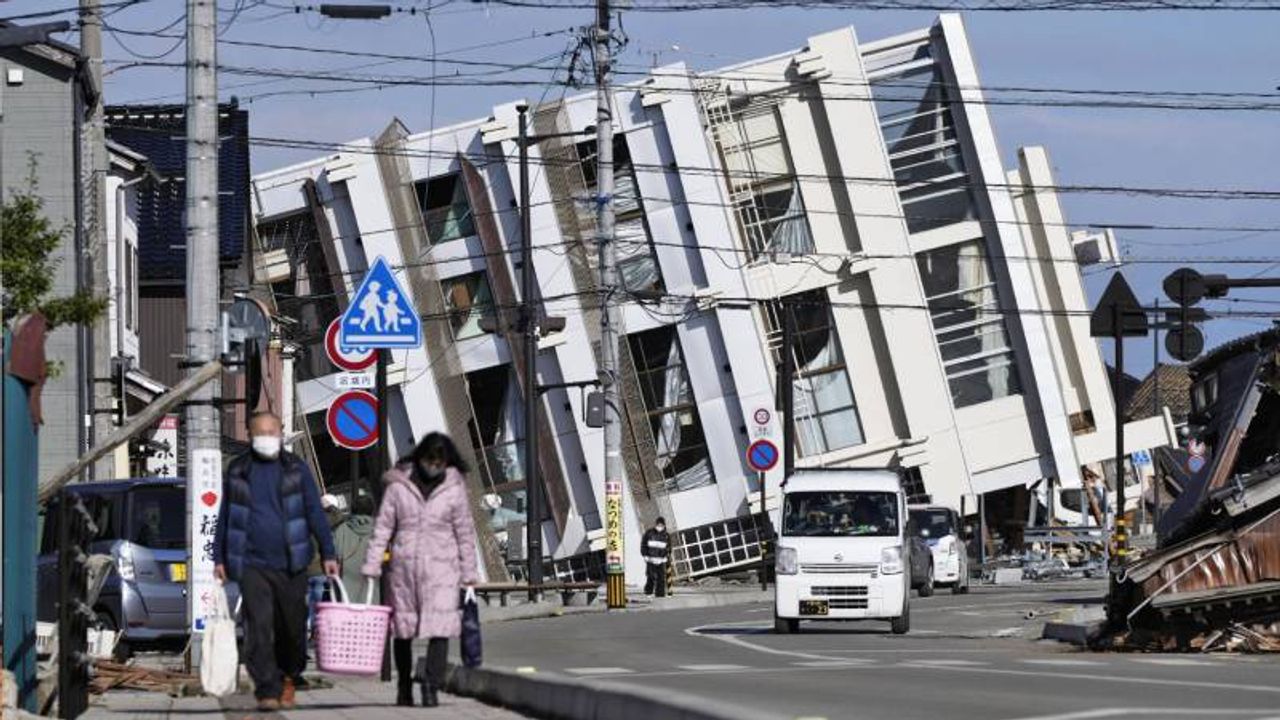 Japonya’daki büyük depremlerde 24 kişi hayatını kaybetti