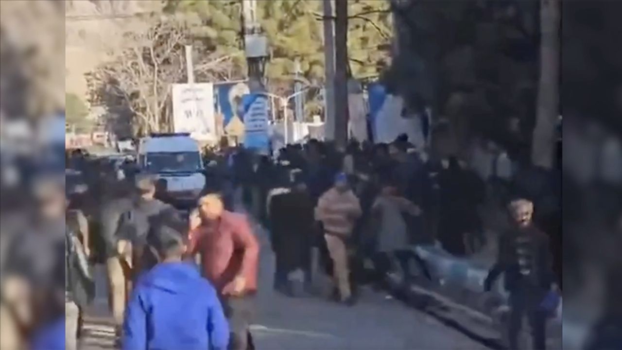 İran’da 2 büyük patlama! Çok sayıda kişi hayatını kaybetti