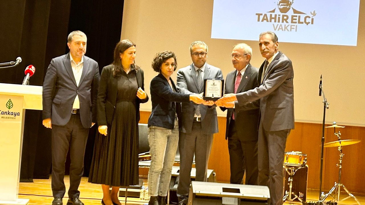 Kılıçdaroğlu’nun da katıldığı Tahir Elçi ödülü Cumartesi Annelerine verildi