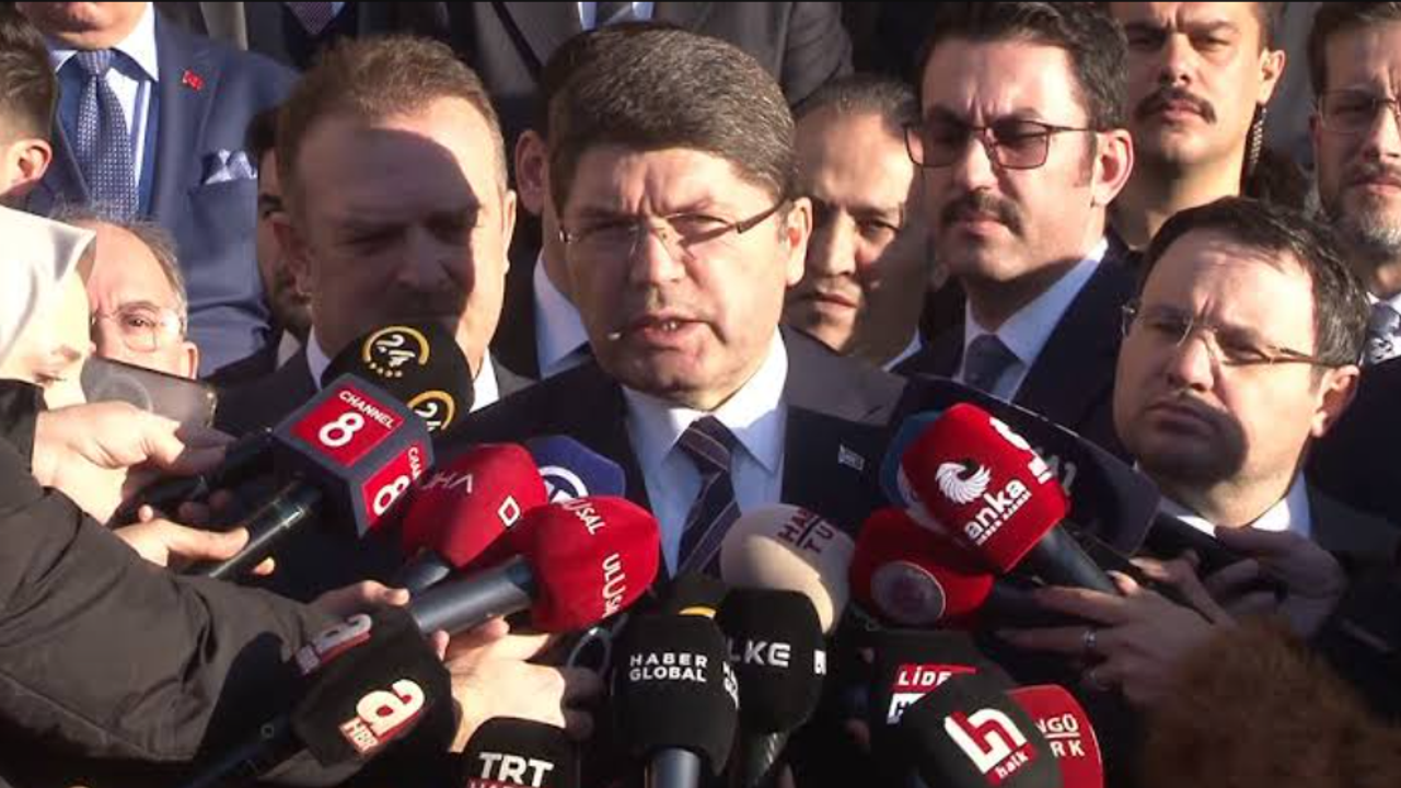 Adalet Bakanı Yılmaz Tunç, Çağlayan Adliyesi önünde konuştu: 34 gözaltı var