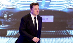 Musk'tan Tesla çalışanlarına mesaj: 'Hisselerin yüzde 70 değer kaybetmesine üzülmeyin, en değerli şirket olacağız'