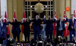 Erdoğan balkona ittifak ortaklarıyla birlikte çıktı: Bahçeli, Yapıcıoğlu ve Oğan aynı karede