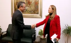 Özgür Özel, DİSK Genel Başkanı Arzu Çerkezoğlu’nu ziyaret etti