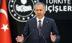 Ali Yerlikaya'dan orman yangınları açıklaması: 50 binin üzerinde yurttaş güvenli bölgelere alındı