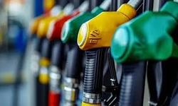 Akaryakıta yeni zam geldi: Benzin ve motorin 50 TL'yi geçti