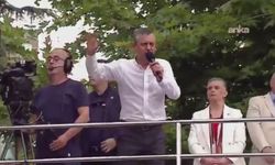 Özgür Özel, 'kabine değişikliğine' dikkat çekti: İngiltere'ye gitmek istiyormuş, emeklinin ahı üstündeyken, seni bırakmayız Mehmet Şimşek!
