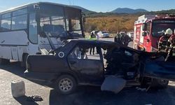 Tarım işçilerini taşıyan araç kaza yaptı: 3 ölü, 12 yaralı