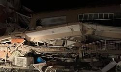 Sındırga'da 6.1 büyüklüğünde deprem meydana geldi: Beş bina yıkıldı