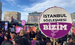 Kadınlar şiddete karşı sokakta