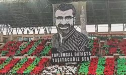 Amedspor’ın 2-1 galip ayrıldığı Erokspor maçında Tahir Elçi pankartı açıldı