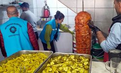 Diyarbakır’da son kullanma tarihi geçmiş 426 kilo tavuğa el konuldu