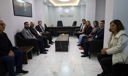 Ahmet Özer’den Mersin’de DEM Parti’ye ziyaret: Kalıcı barış için herkes üzerine düşeni yapmalı