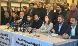 Diyarbakır’dan Kobani’ye gönderilen yardım tırlarına izin verilmediği için geri döndüler