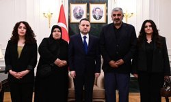Akın Gürlek, Rojin Kabaiş’in ailesiyle görüştü