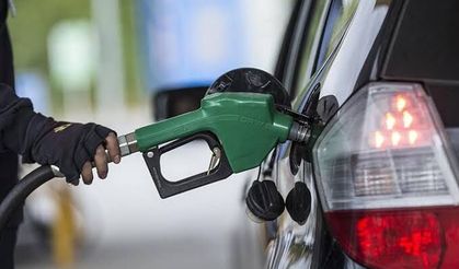 Motorin ve benzinin litresine zam yapıldı