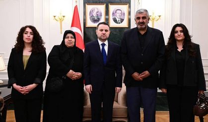 Akın Gürlek, Rojin Kabaiş’in ailesiyle görüştü