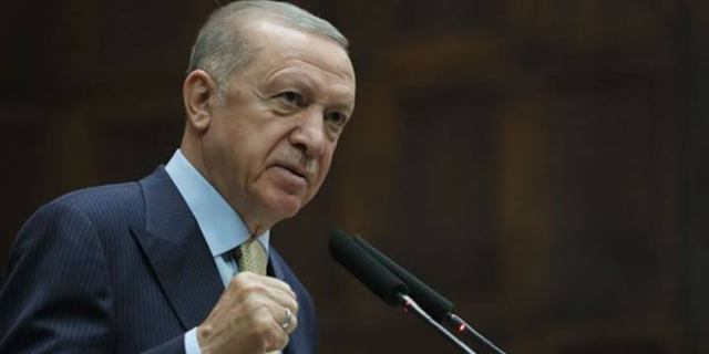 Deprem sonrası aralarında Erdoğan'ın da olduğu 215 isim hakkında suç duyurusu