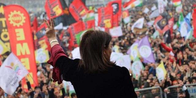 10 binlerce kişinin katıldığı İstanbul Newrozunda Buldan’dan 14 Mayıs mesajı: Çok şey değişecek