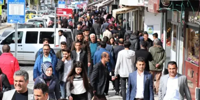 TÜİK: Nisanda 74 bin kişi daha işsiz kaldı